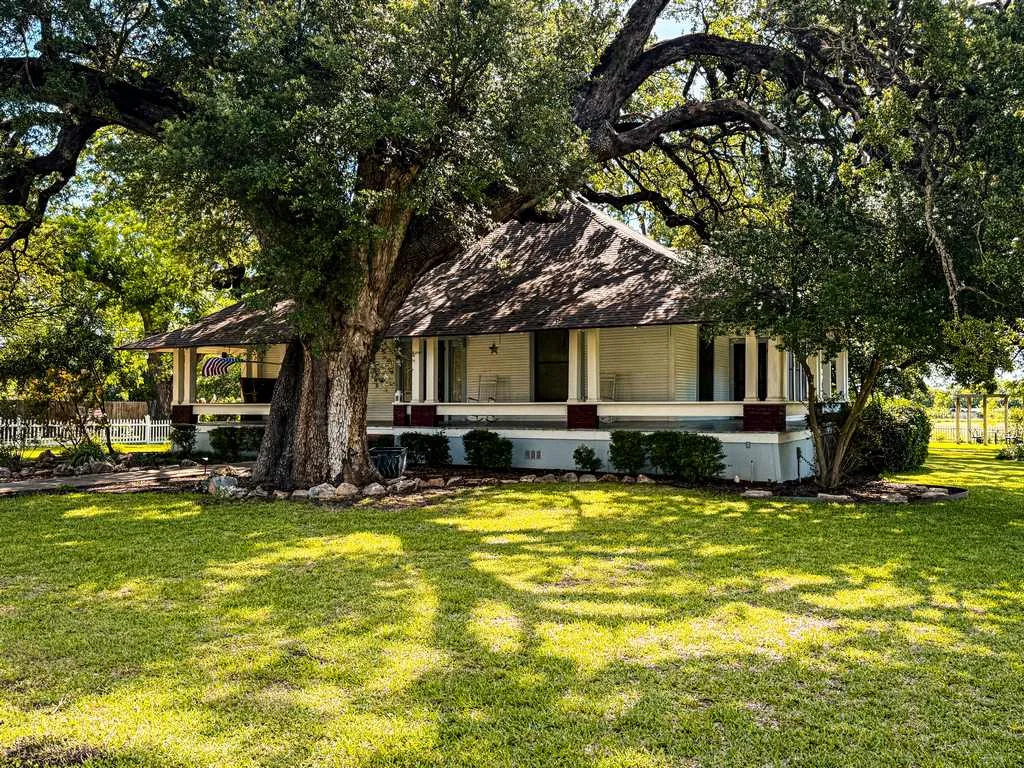 1708 S Wall St, Belton, TX 76513, photo 7