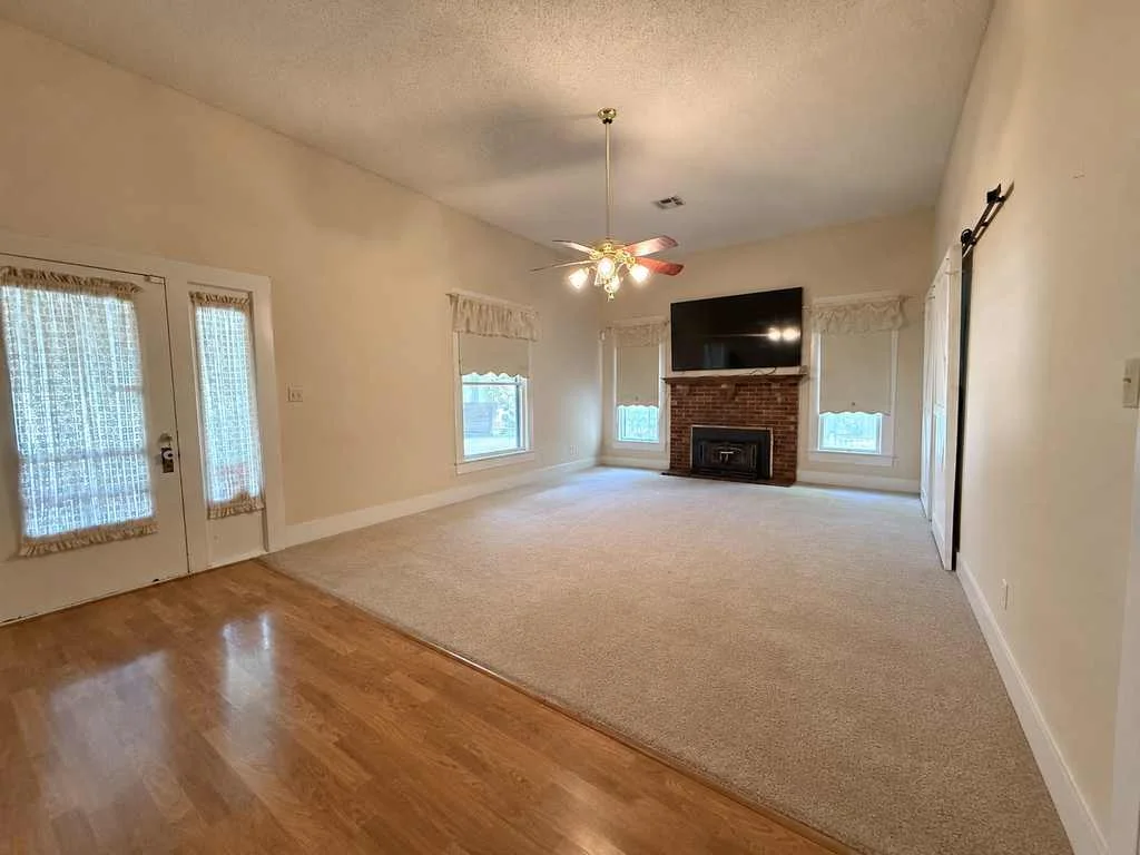 1708 S Wall St, Belton, TX 76513, photo 11