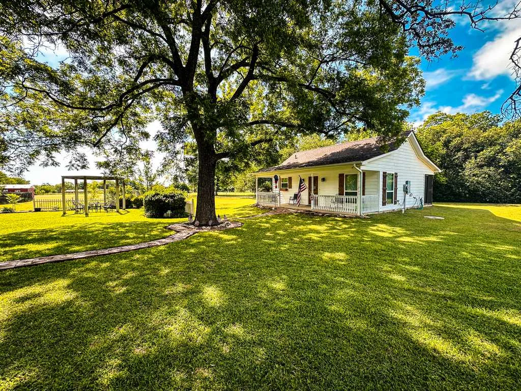 1708 S Wall St, Belton, TX 76513, photo 4